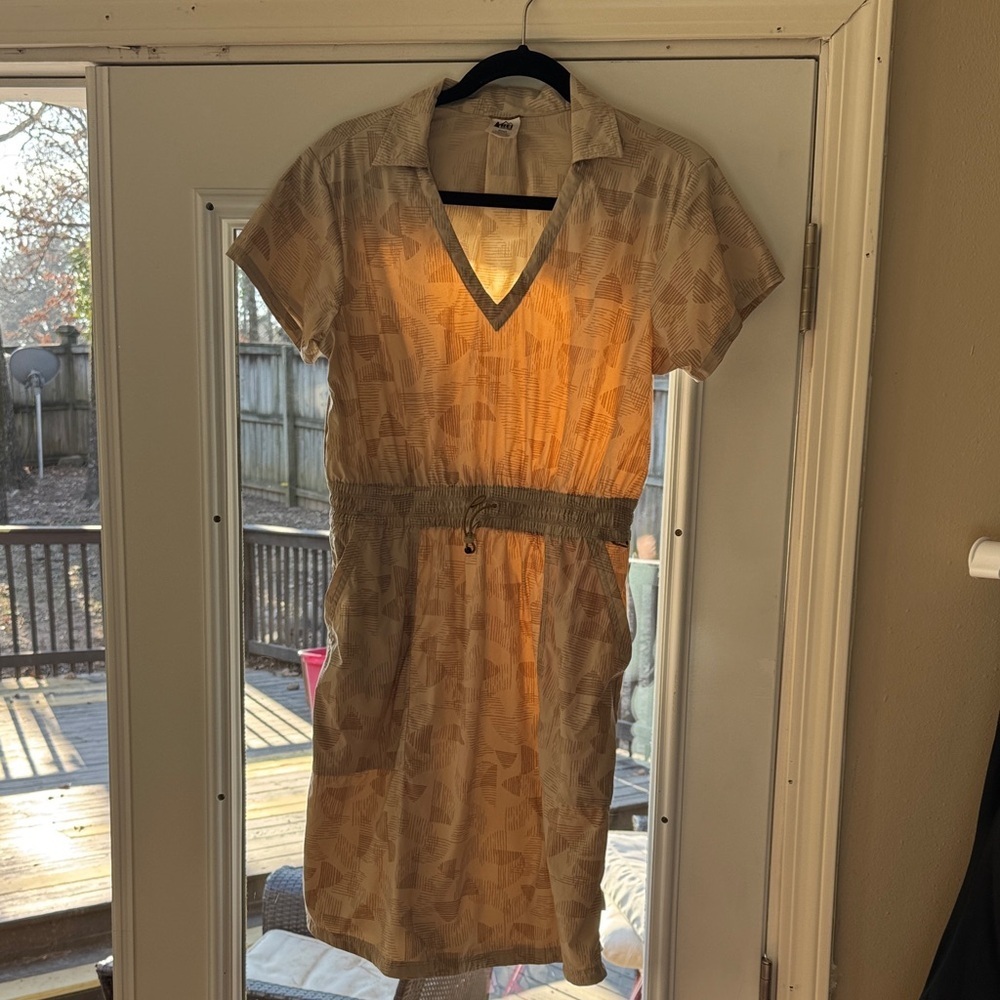 REI Tan Patterned Mini Dress - Picture 2 of 6